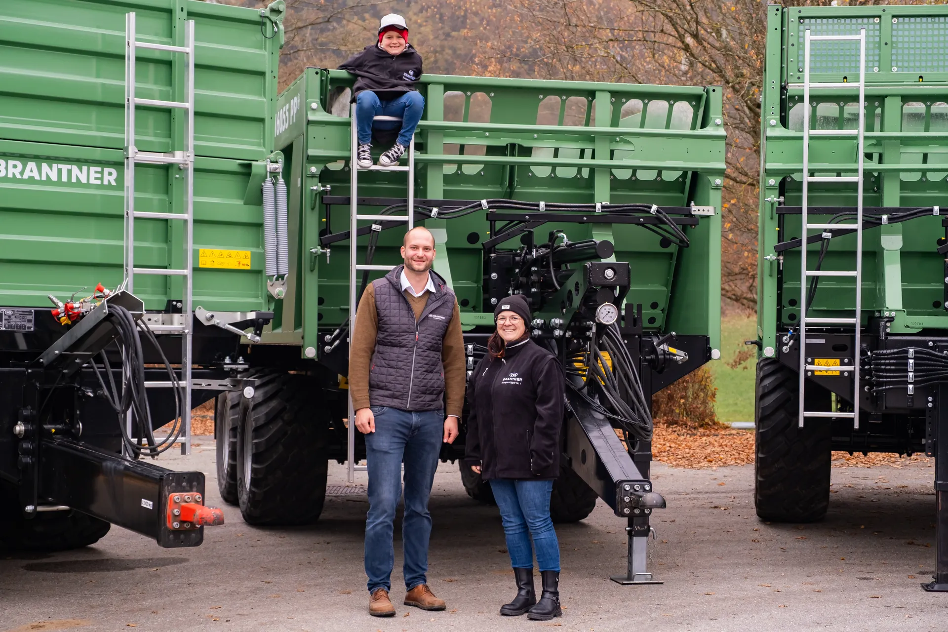 Brantner Fahrzeugübergabe Land und Technik Fam. Hauer, Eggerding